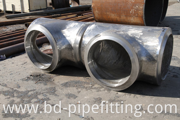 Alloy pipe fitting (192)